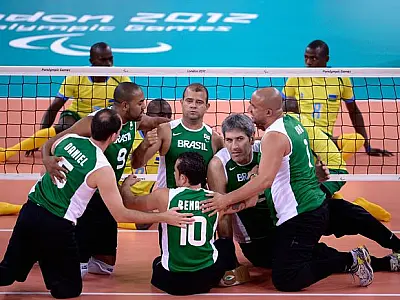 Seleção masculina estreia com vitória fácil no vôlei sentado