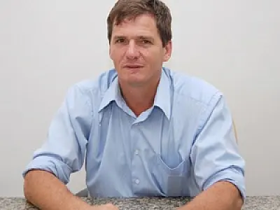 Artuzi será julgado por racismo em abril de 2012