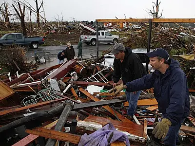 Sobe a 117 o número de mortos por tornado nos EUA