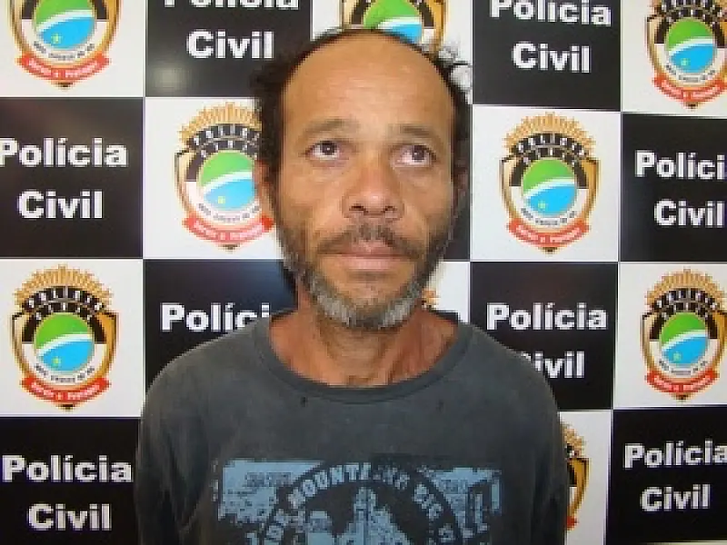 Homem é preso em flagrante furtando mercearia