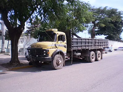 PM prende quadrilha e recupera caminhão roubado