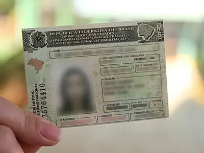 Alerta: promessa de CNH sem aulas, exames e nem provas é golpe com entrega de documento falso