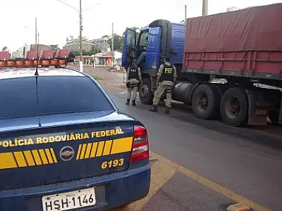 PRF fiscaliza transporte de cargas em Coxim e São Gabriel
