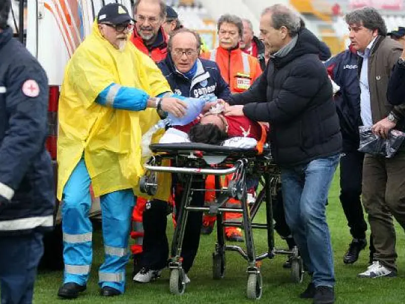 Jogador de futebol morre durante partida