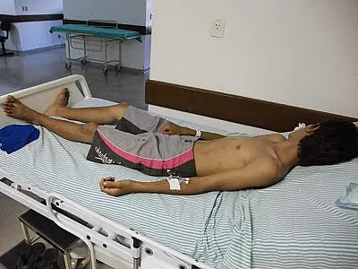Adolescente é agredido a paulada em Coxim
