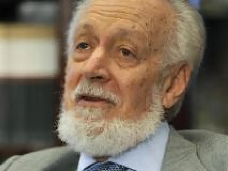 Vencedor do Prêmio Camões 2014 é o poeta Alberto Costa e Silva