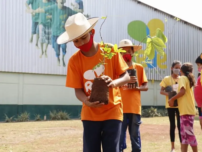 Programa Rede Solidária tem vagas para oficinas de dança, música e esportes
