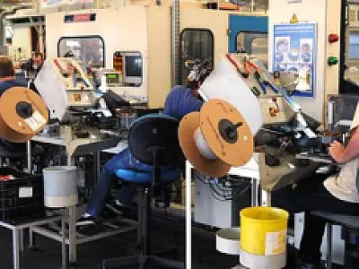Emprego industrial fecha primeiros cinco meses do ano com queda de 5%