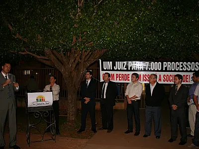 São Gabriel faz manifestação contra morosidade da Justiça