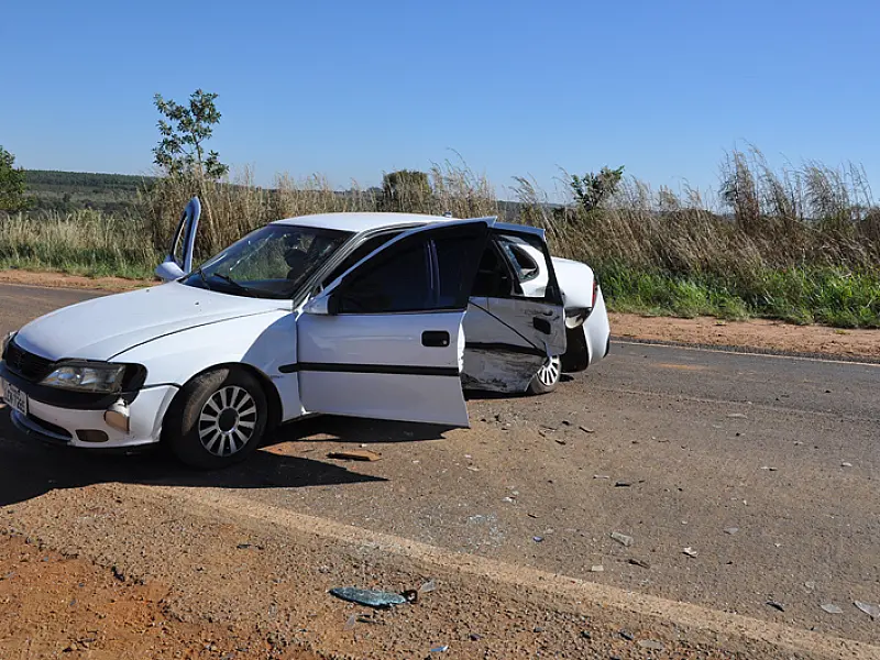 Acidente na BR 060 deixa mulher gravemente ferida