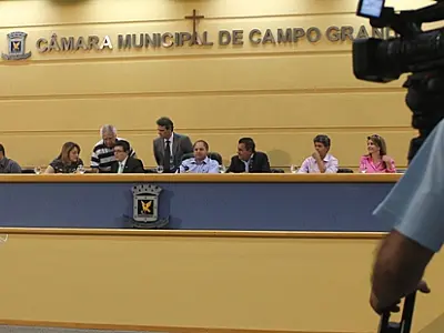 Prefeito empossa mais seis titulares de secretarias e autarquias