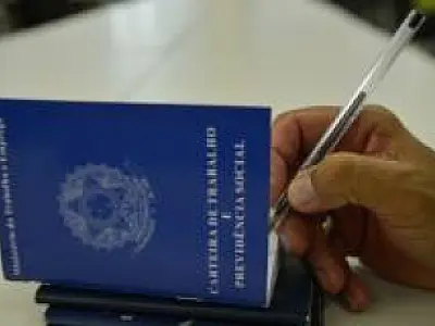 Taxa de desemprego atinge 9% em novembro, anuncia IBGE