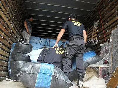 DOF faz apreensão de mais de oito toneladas de contrabando