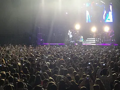 Shows de Michel Teló lotam na Espanha