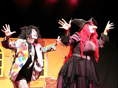 Circuito de Teatro leva “A Vassoura da Bruxa” a Naviraí