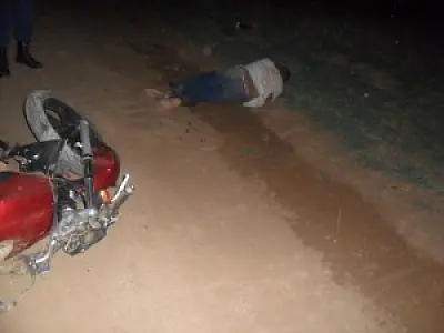 Mototaxista sofre queda ao tentar fugir da polícia e morre