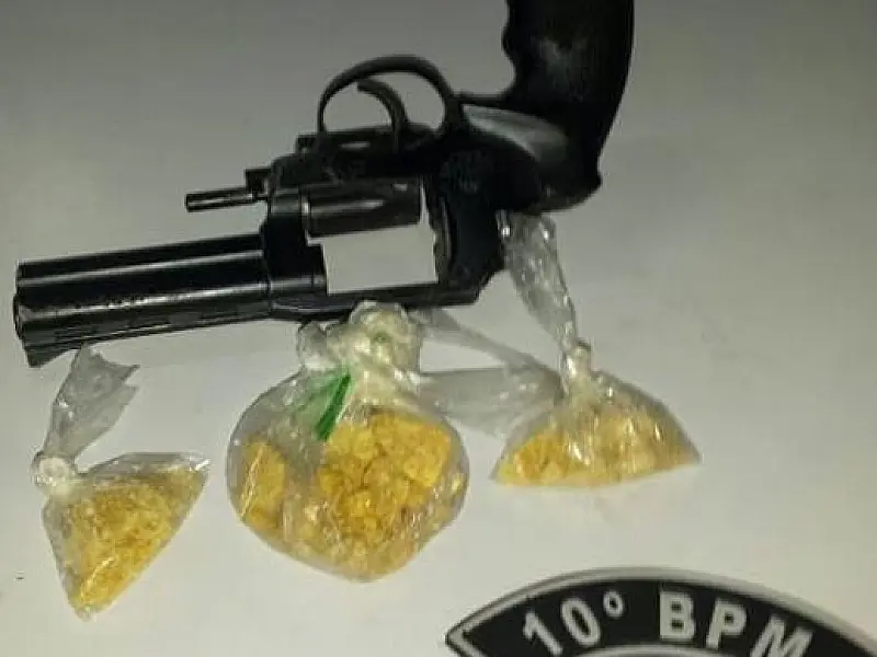 Pelotão Jockey Clube do 10º BPM apreende revólver e droga com adolescente