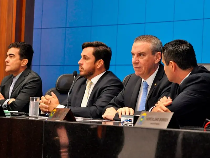 Mais de dez matérias seguem ao Plenário, após análise dos membros da CCJR