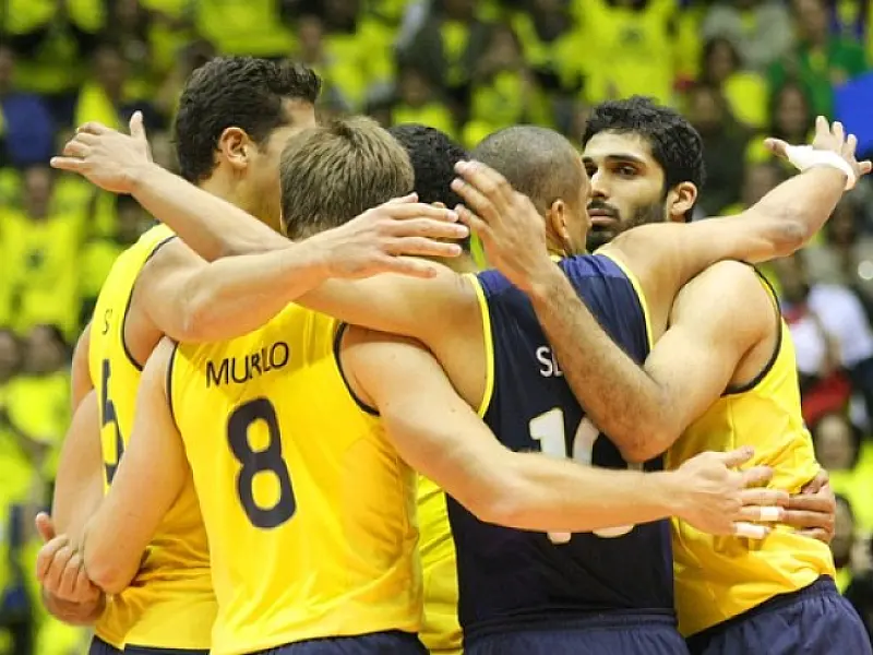 Brasil bate Polônia em jogo equilibrado e vira líder da Liga Mundial de Vôlei