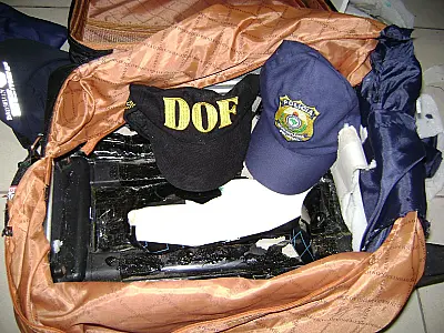 DOF apreende cocaína com húngaro em ônibus