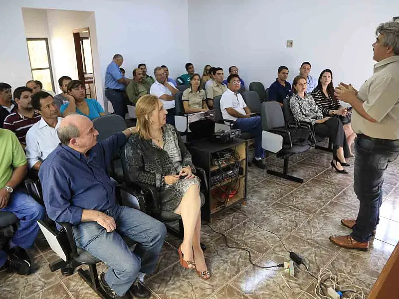 Taxistas participam de curso para recepcionar turistas em Campo Grande