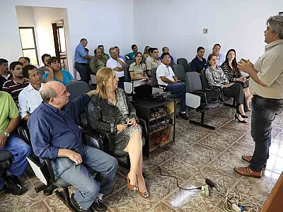Taxistas participam de curso para recepcionar turistas em Campo Grande