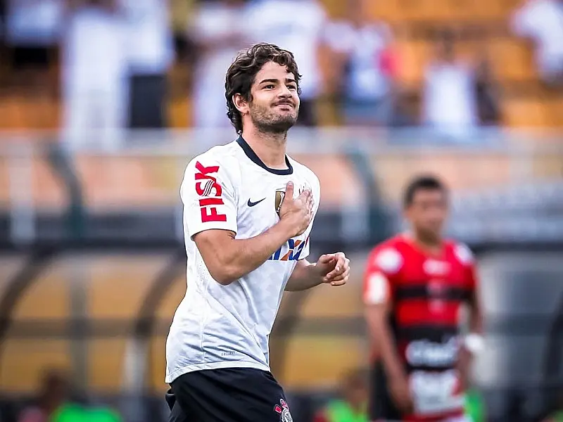 Santos de Neymar vence São Paulo de Ganso; Pato estreia com gol pelo Corinthians