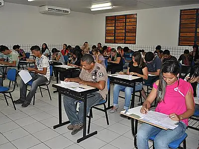 MEC corta mais de 1,2 mil vagas de cursos universitários