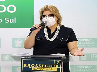 Momento é de vacina e bom senso, destaca adjunta da saúde em live da Covid
