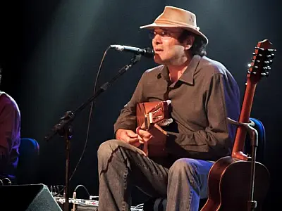 Almir Sater faz show neste domingo em Campo Grande
