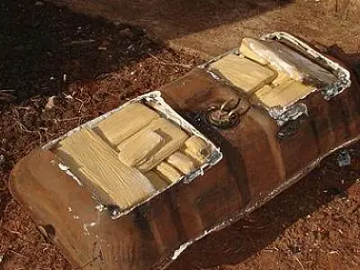 PRF apreende 100 kg de maconha em fundo falso de veículo