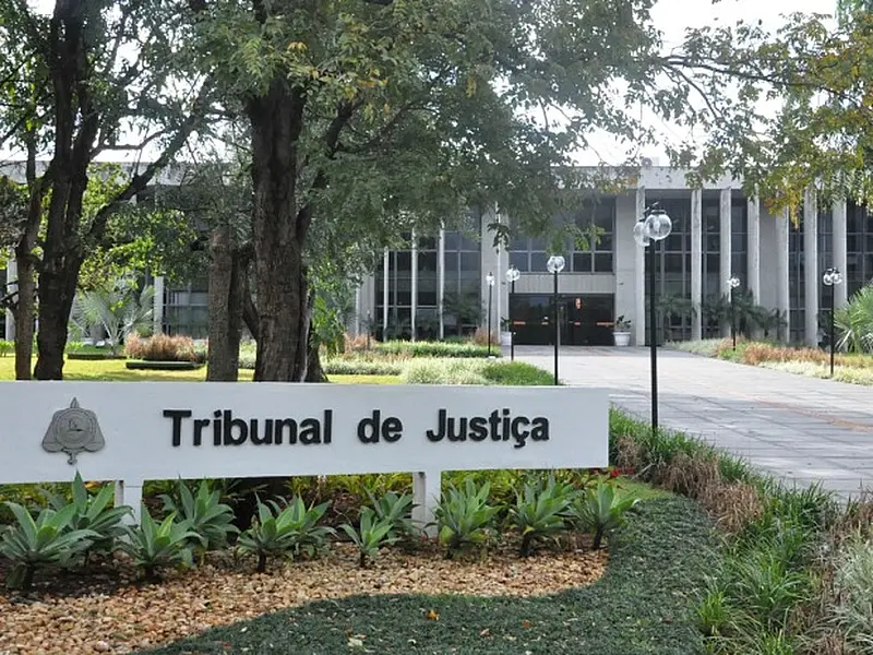 Lei amplia de 15 para 20 dias a licença-paternidade do Judiciário de MS