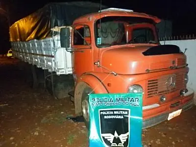 Caminhão carregado de contrabando é encontrado abandonado