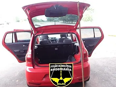 Polícia Militar Rodoviária encontra maconha em laterais e para-choque de carro