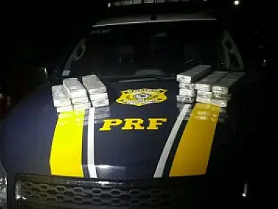 PRF apreende 16 quilos de maconha em Coxim