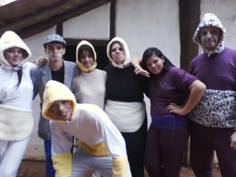 Orla Cultural apresenta a peça "Os Dez Obedientes" nesta quinta-feira