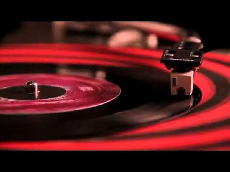Red Hot Chili Peppers lança single Long Progression