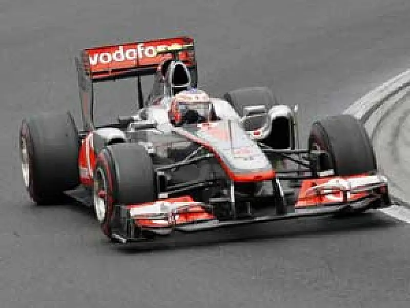 Button vence GP da Hungria; Massa termina em 6º