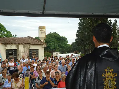 Quatro missas são realizadas nos cemitérios de Dourados