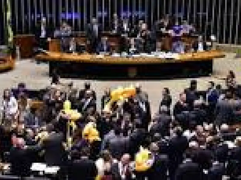 Câmara aprova projeto que libera terceirização de atividades nas empresas