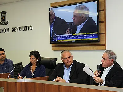 Secretário de finanças presta contas do 3º quadrimestre 2015 na Câmara Municipal