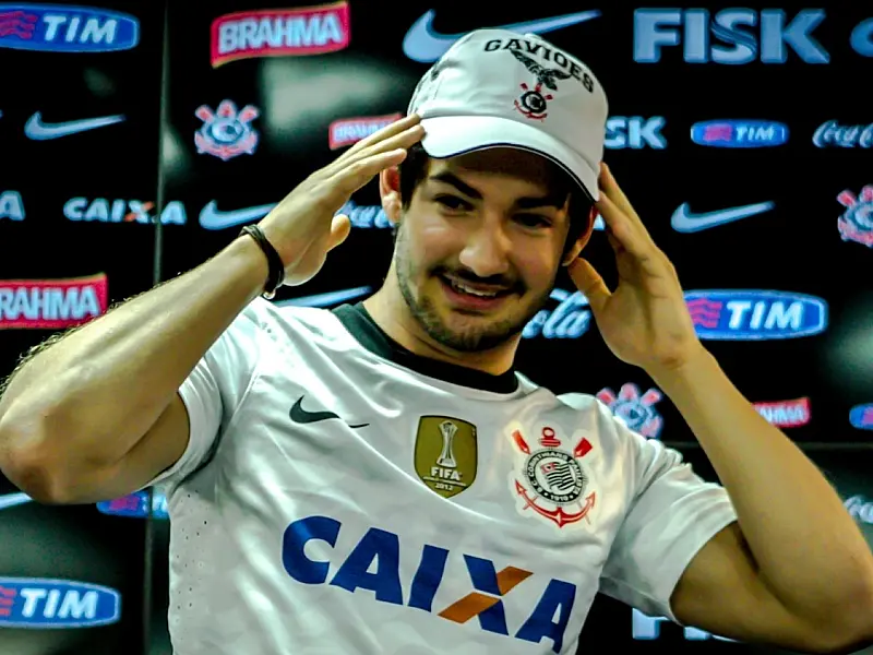 Alexandre Pato:  "Estou muito feliz, porque cheguei ao campeão do mundo e da Libertadores"