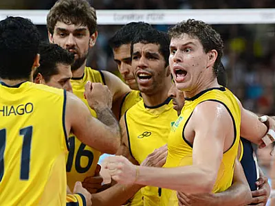 Brasil atropela Argentina e se classifica para semifinal