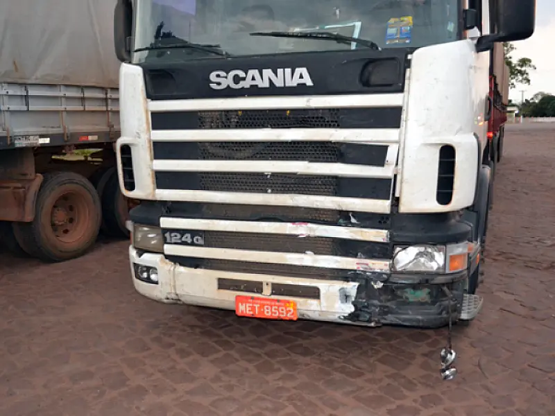 Colisão frontal entre Bi trem e moto deixa dois gravemente feridos em Coxim