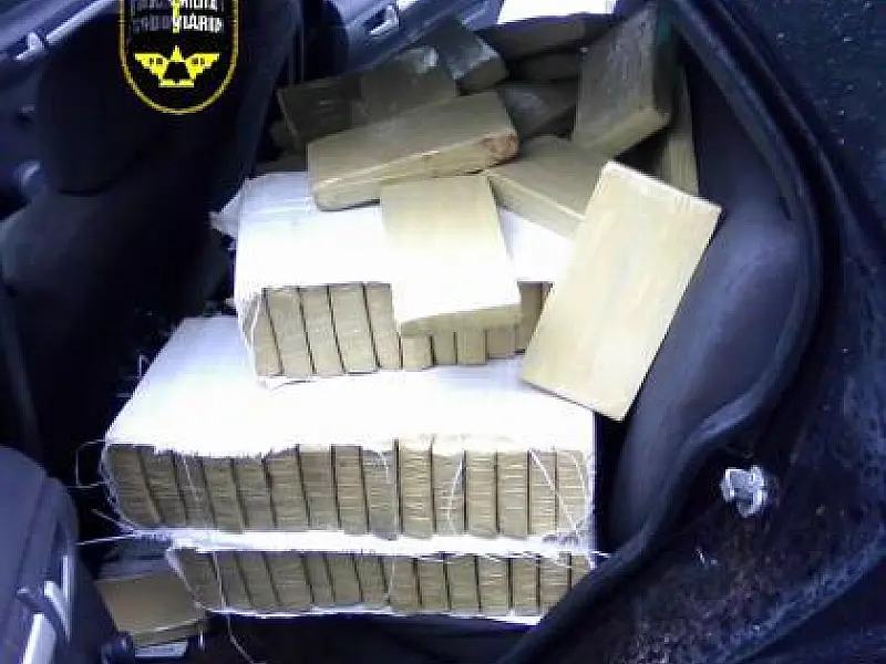 PMR de Amambai apreende droga em automóvel do PR