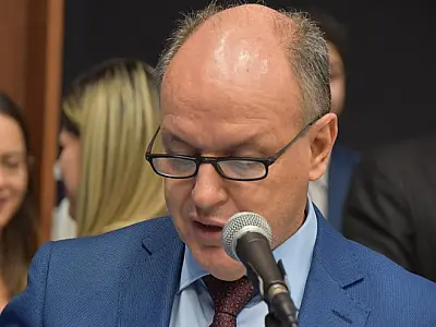 Projeto prevê ampliação de licença-paternidade para servidores do Executivo