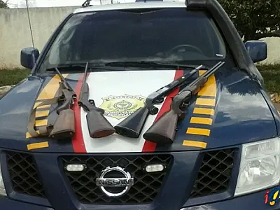 PRF apreende espingardas e prende dois na BR-163 em Sonora