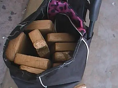 Adolescente é flagrada com 12 quilos de maconha na rodoviária da Capital