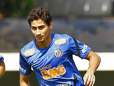 Ganso passará por artroscopia no joelho após jogo