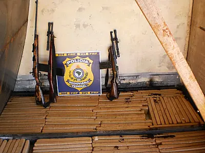 PRF/MS apreende caminhão com 500 Kg de maconha
